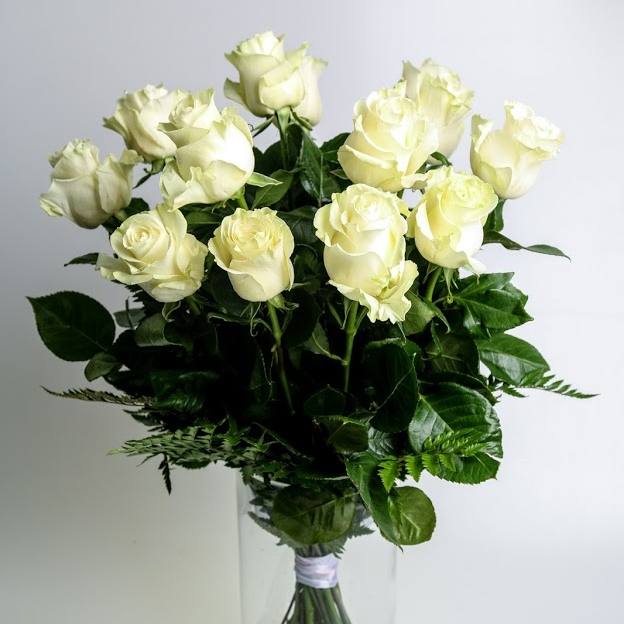 Kytica z ruží biela