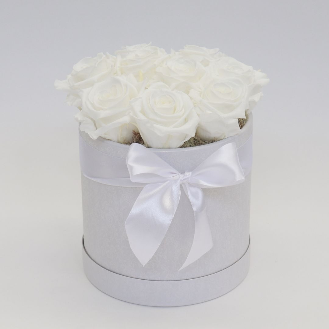 Stabilizované kvety v boxe - biele ruže 9 ks