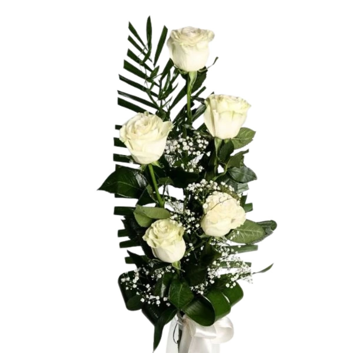 5 bielych ruží s dekoráciou