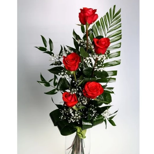 5 červených ruží s dekoráciou