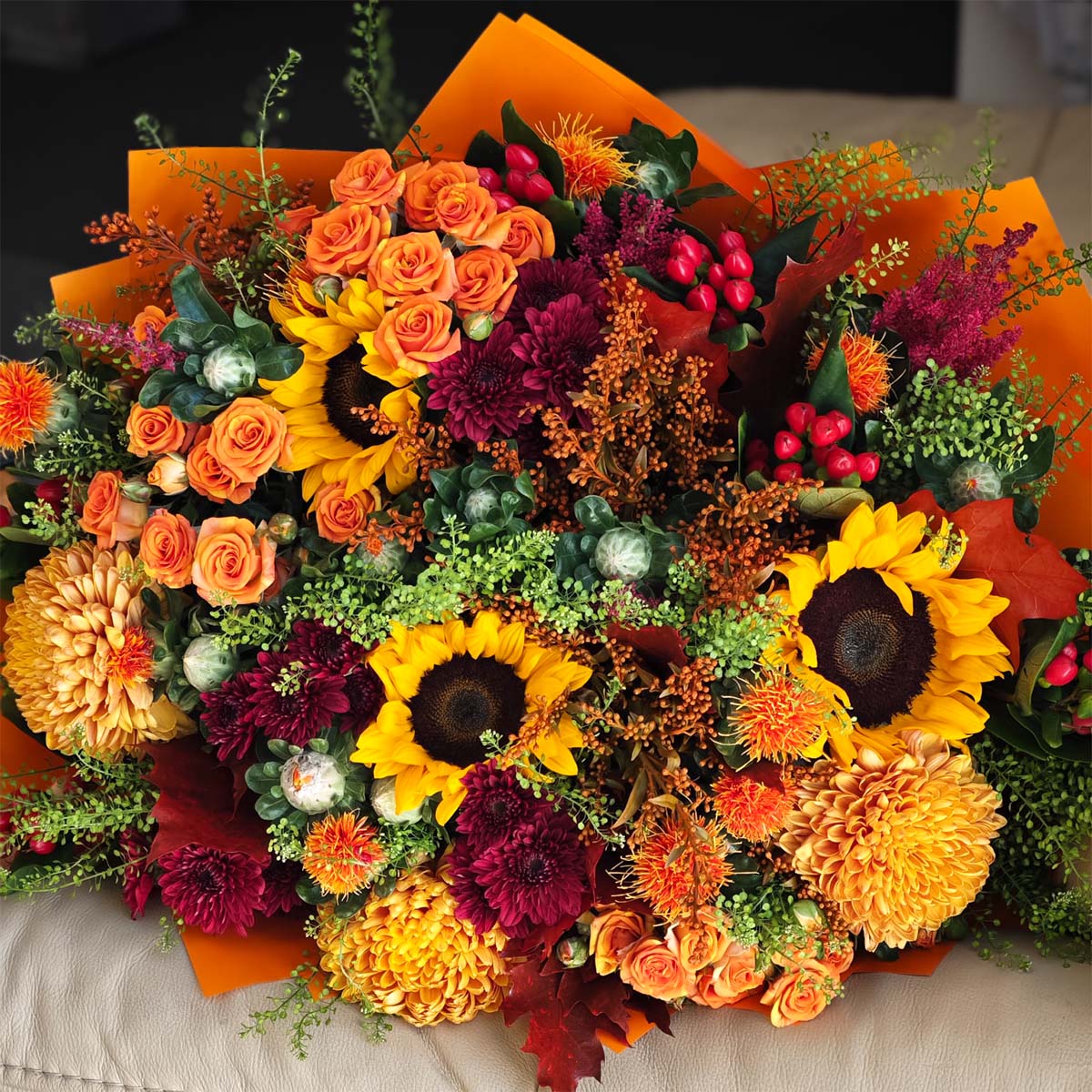kytica-farebnych-kvetov-oranzova-jesenna-kvetyprevas-1.jpg